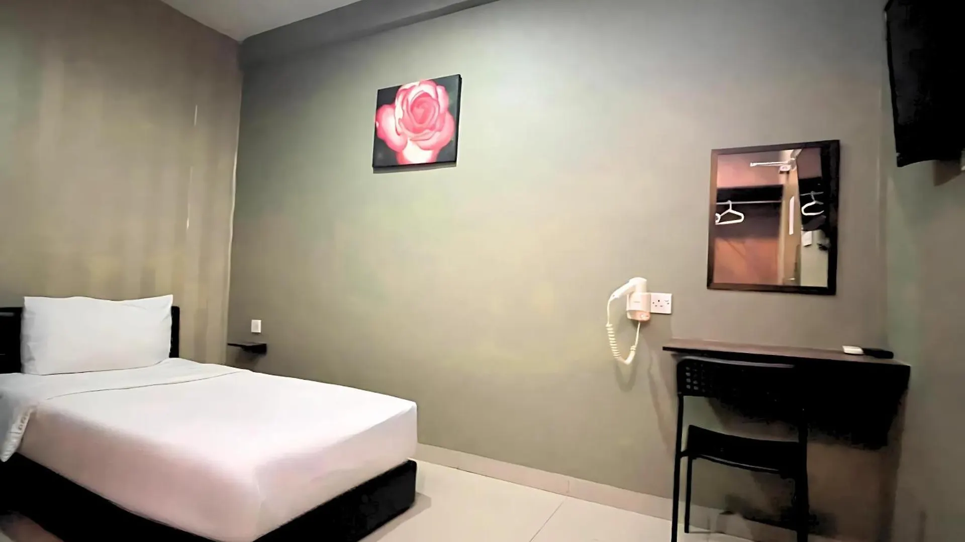 Seeds Hotel Damansara Pelangi Petaling Jaya